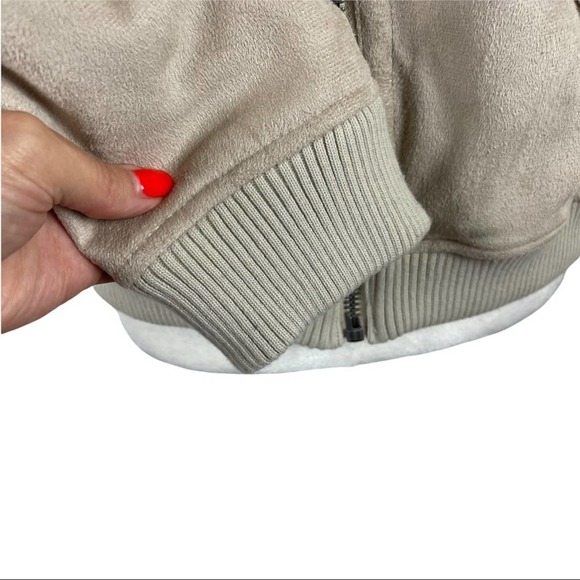 Chaser Faux Fur Lined Faux Suede Cropped Full Zip Jacket in Beige Size Medium - Picture 5 of 15